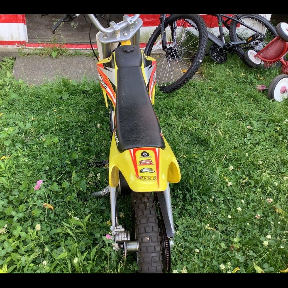 17 mph also comes withna charger